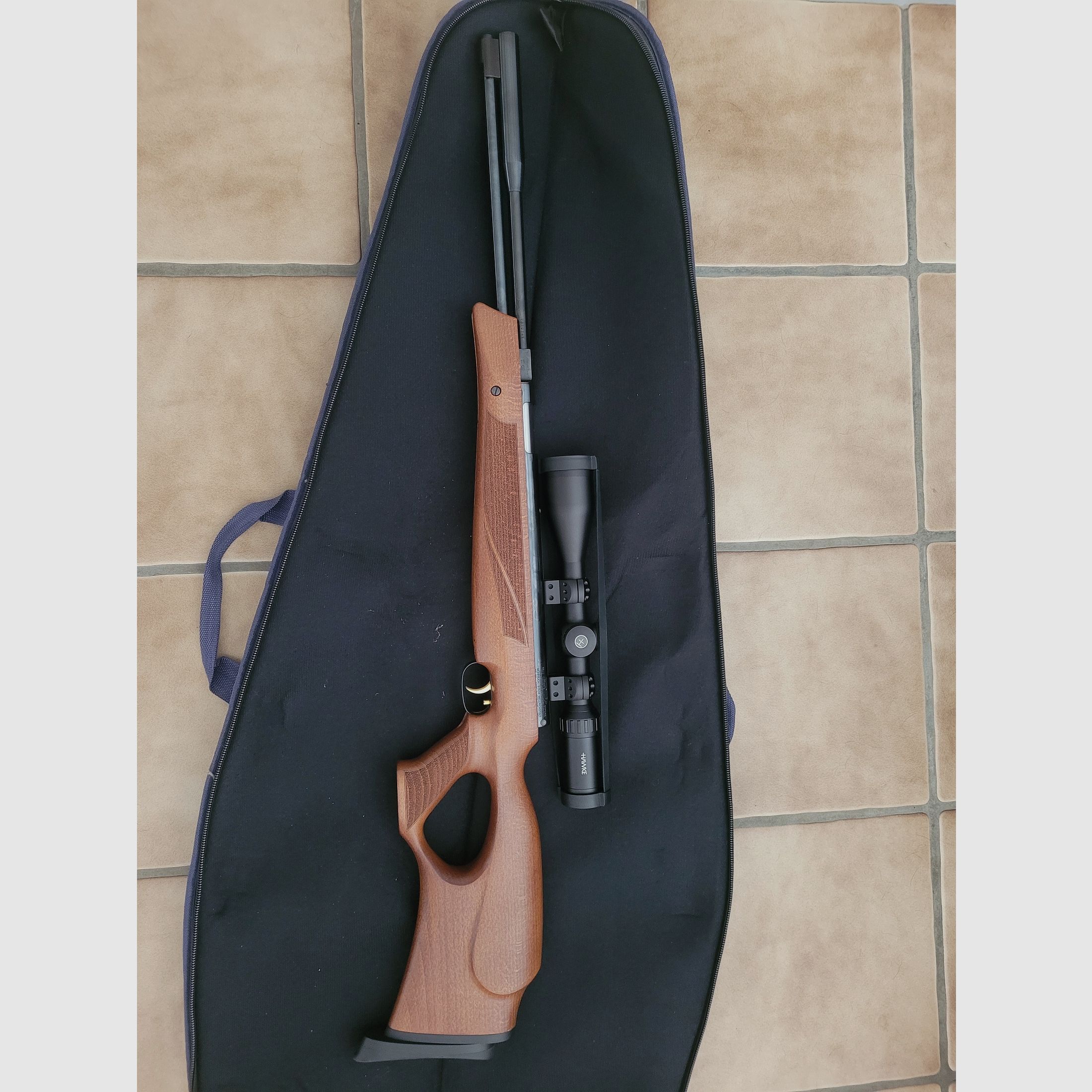 Weihrauch HW 97 K Lochschaft mit Hawke Vantage 3-12x44 und Zubehör