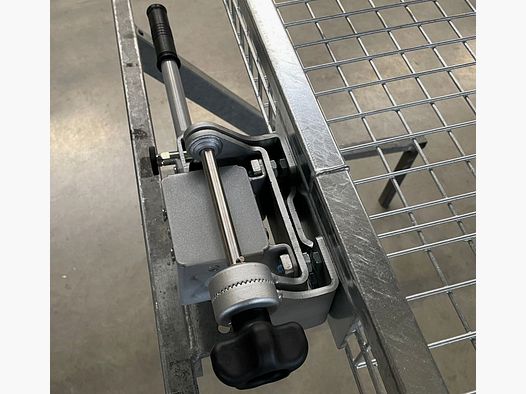 Urządzenie składane luzem w tym śruby