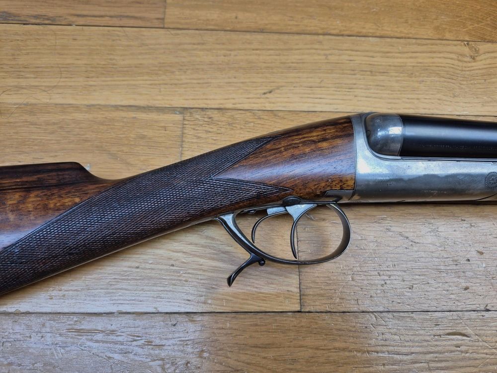 Magnifique fusil Idéal N°2 / 302 – Calibre 12/67 – Un des plus beaux fusils du monde – 90 ans et pas une ride – Manufrance – Crosse anglaise en noyer choisi – Aucun jeu – Très beaux canons miroir – Mécanique indestructible – Arme fine purement française – TBE, image 30 sur 35