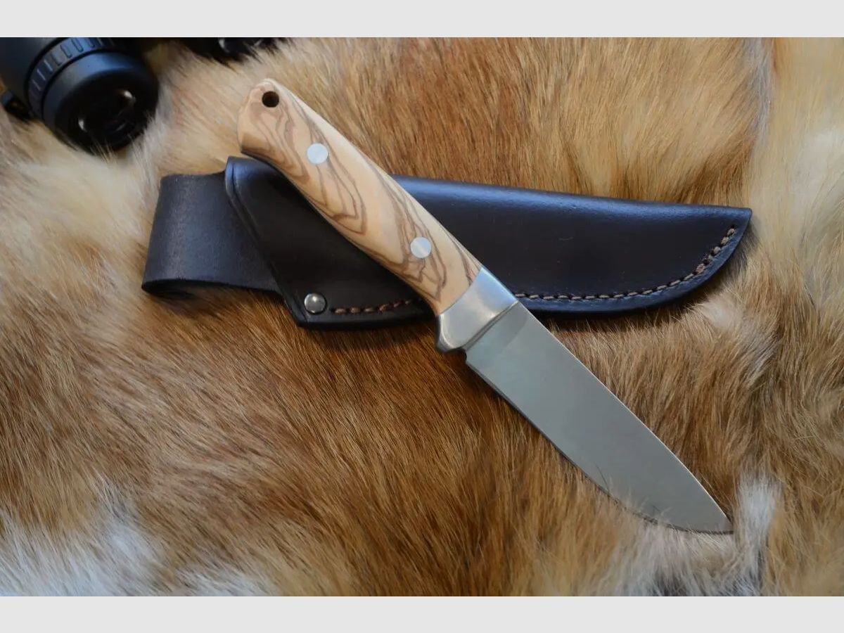 Couteau de chasse Alljagd avec poignées en bois d'olivier