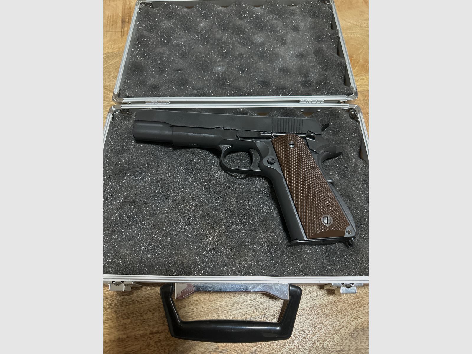 Begadi M1911 Pistole cal.6 mm BB Airsoft mit F Kennzeichen 
