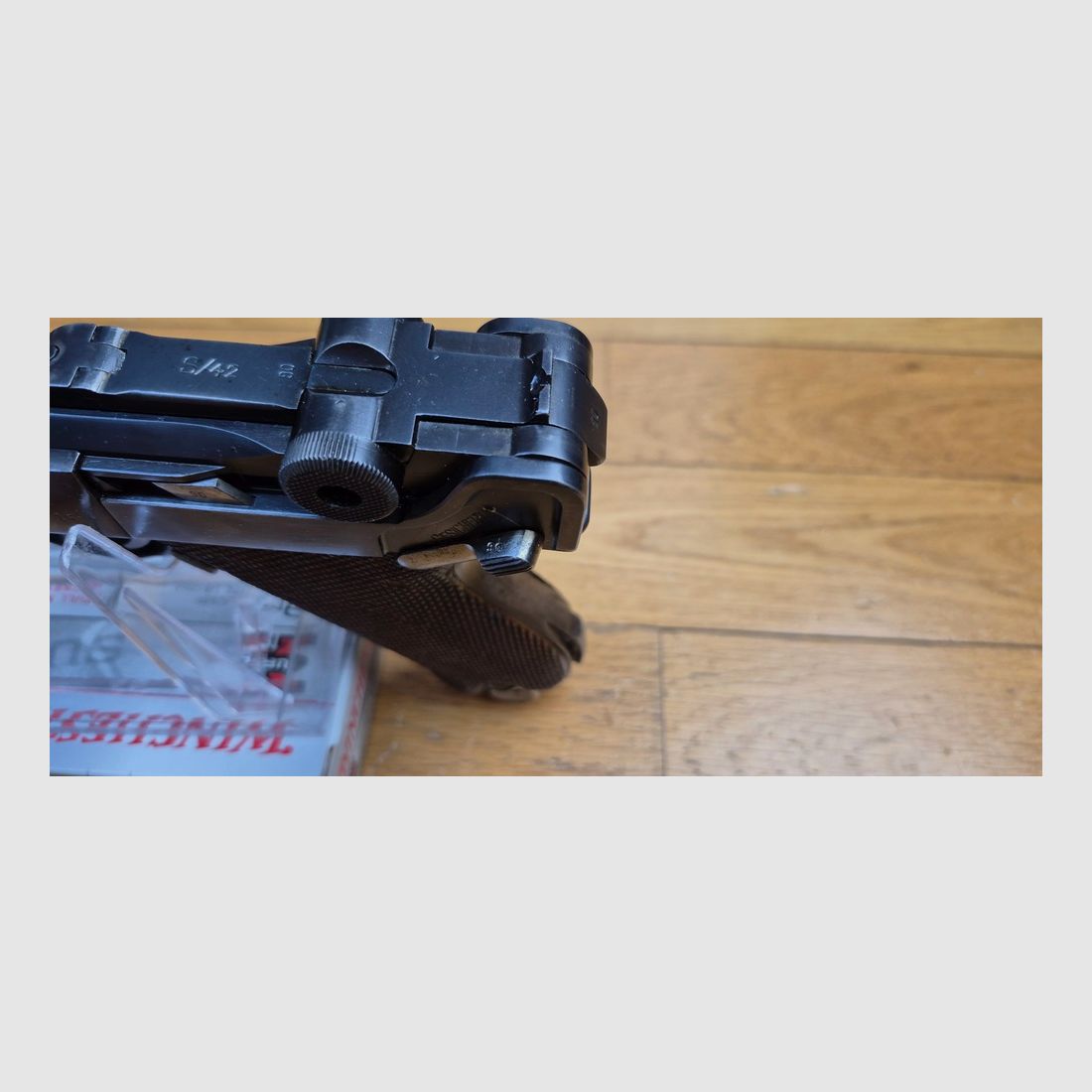 Sehr schöner Luger P08 – Herstellung „S/42“ von Mauser – Sehr seltenes Exemplar in „G“ für 1935 – Rahmen Typ 1908-1918 noch nicht verstärkt nach 1936 – Eines von 54.070 produzierten Exemplaren in 1935 – Seltene Waffe – TBE+, Bild 13 von 30
