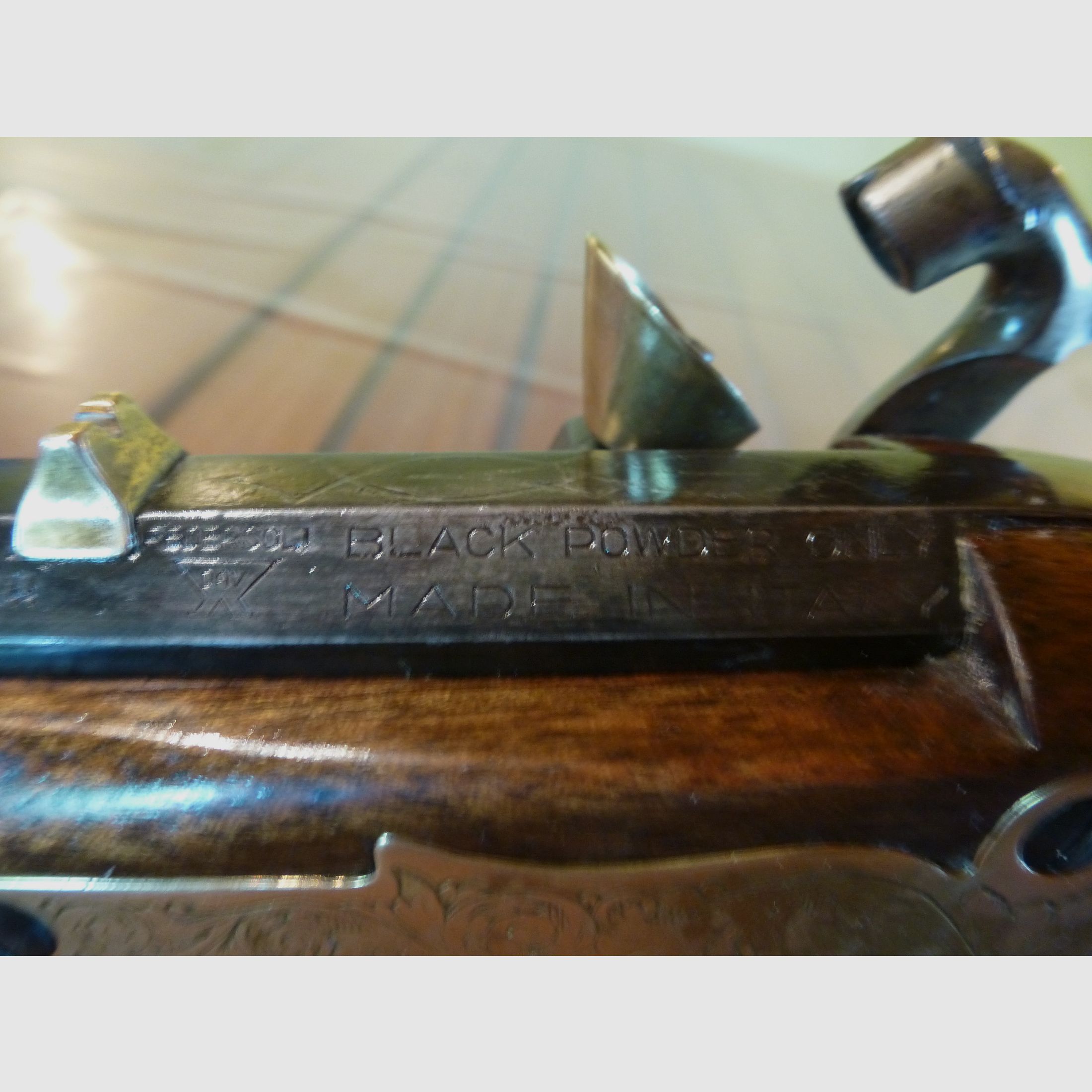 Bounty pistol percussion by Petersoli