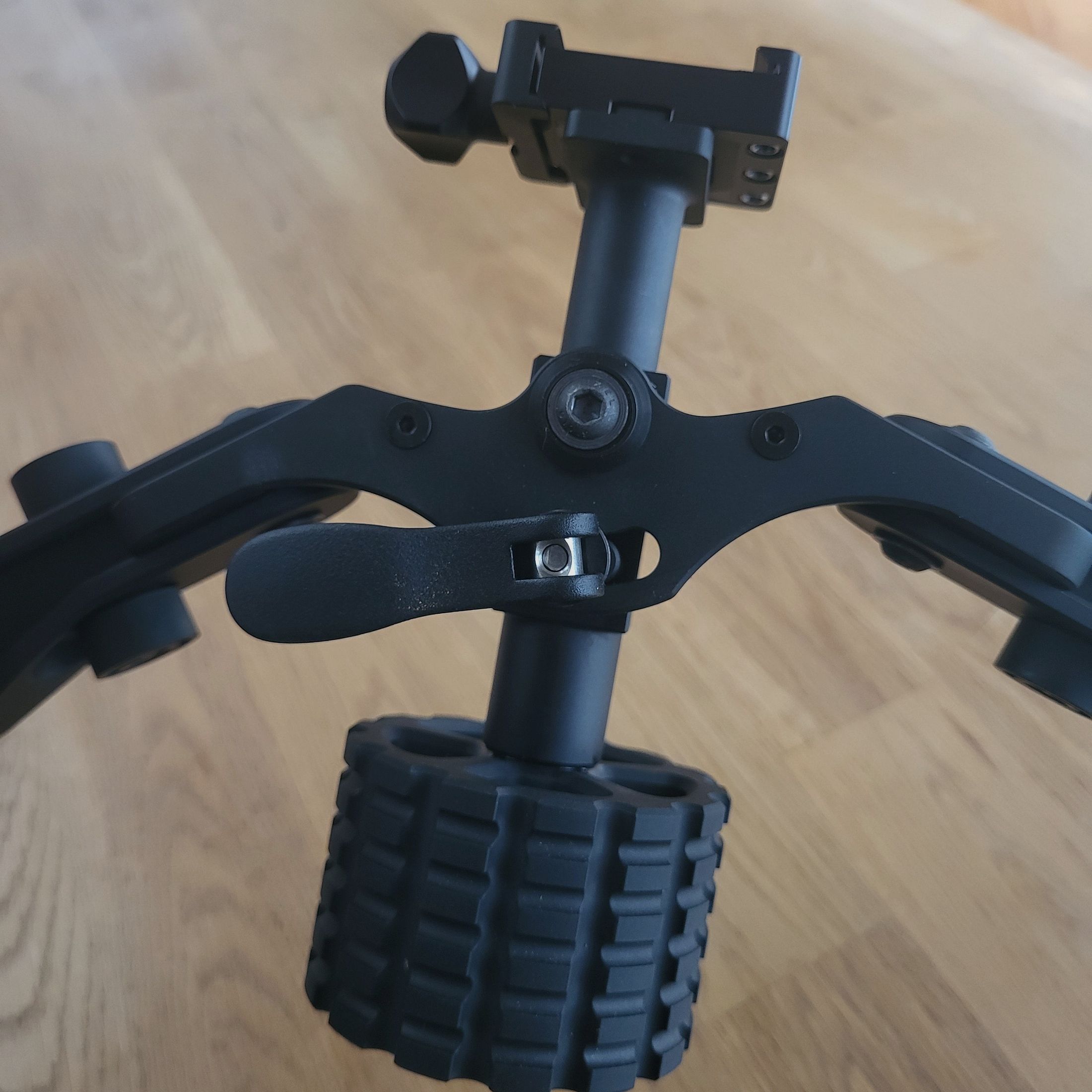 Bears F-Class Klappzweibein mit Picatinny QD