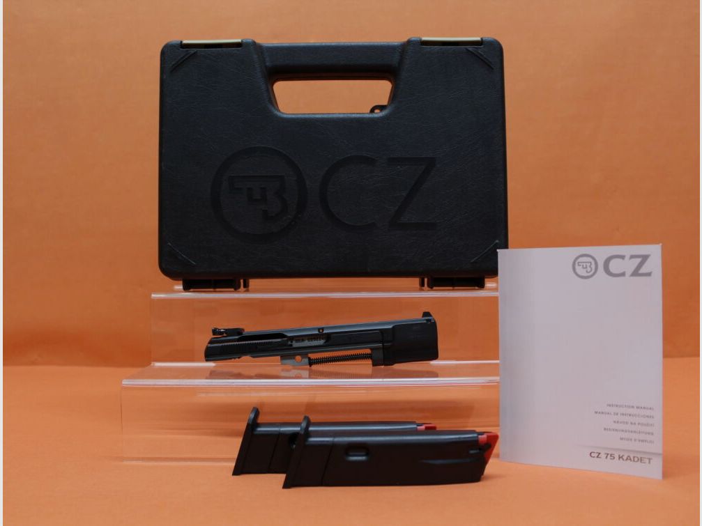 Système interchangeable CZUB .22lr CZ75 Kadet2 canon de 118mm/ viseur micrométrique à 3 points (.22lfB/.22L.R.)
