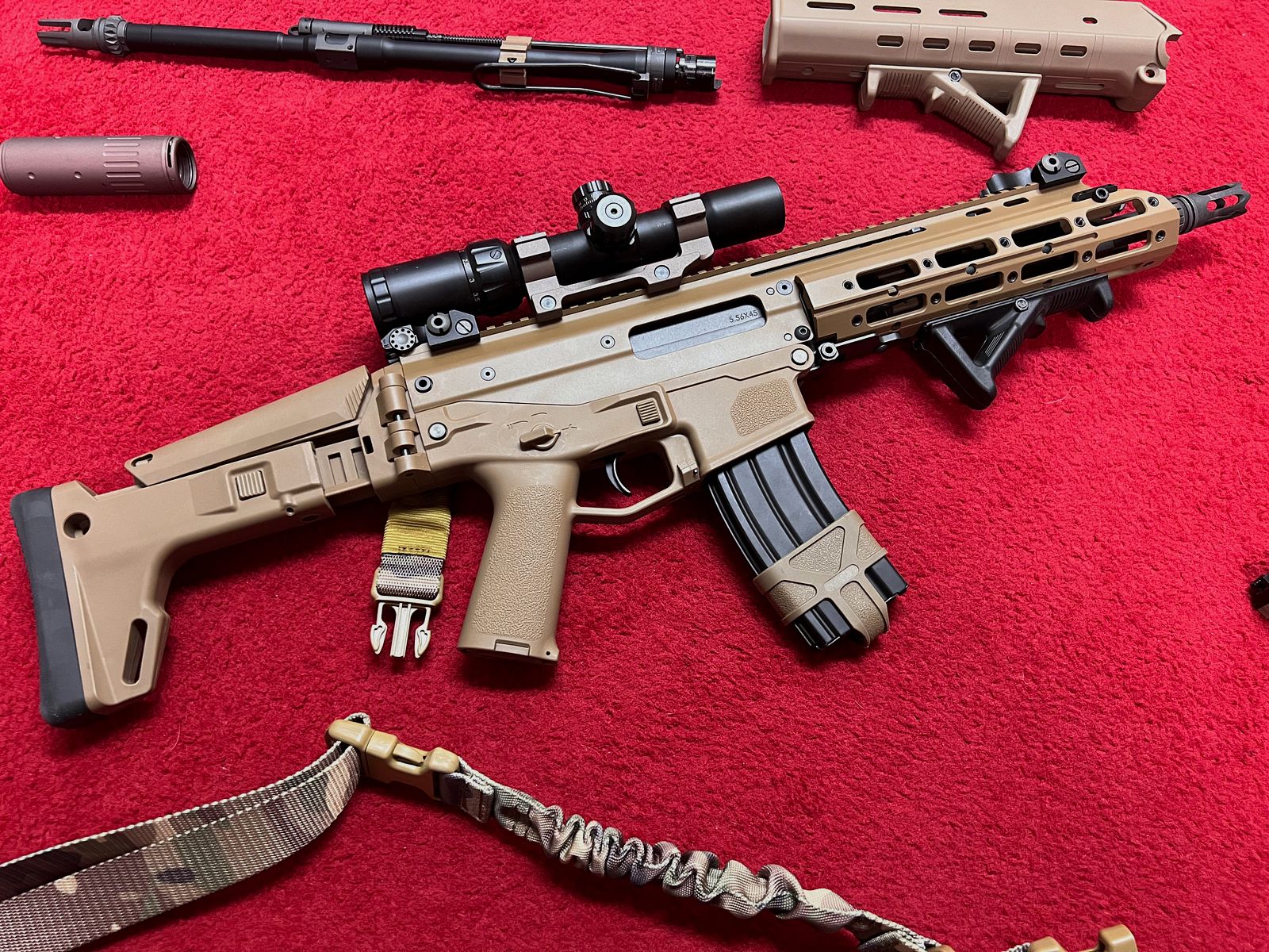 Wei-ETech MSK Masada Open Bolt GBB 6mm BB w kolorze Tan z akcesoriami i systemem wymiany