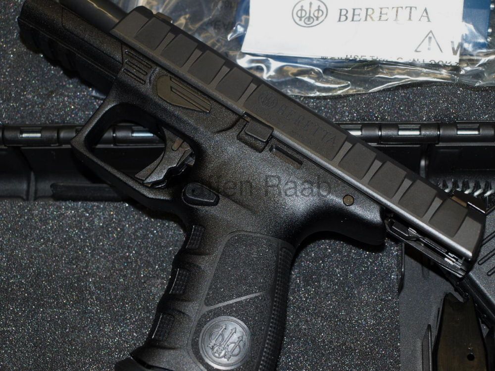 Beretta APX