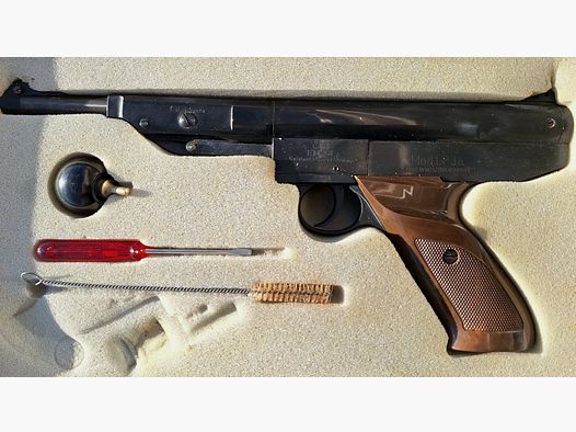 Luftpistole LP 3 EM-GE Kaliber 4,5 mm mit Kugelfang und Zubehör