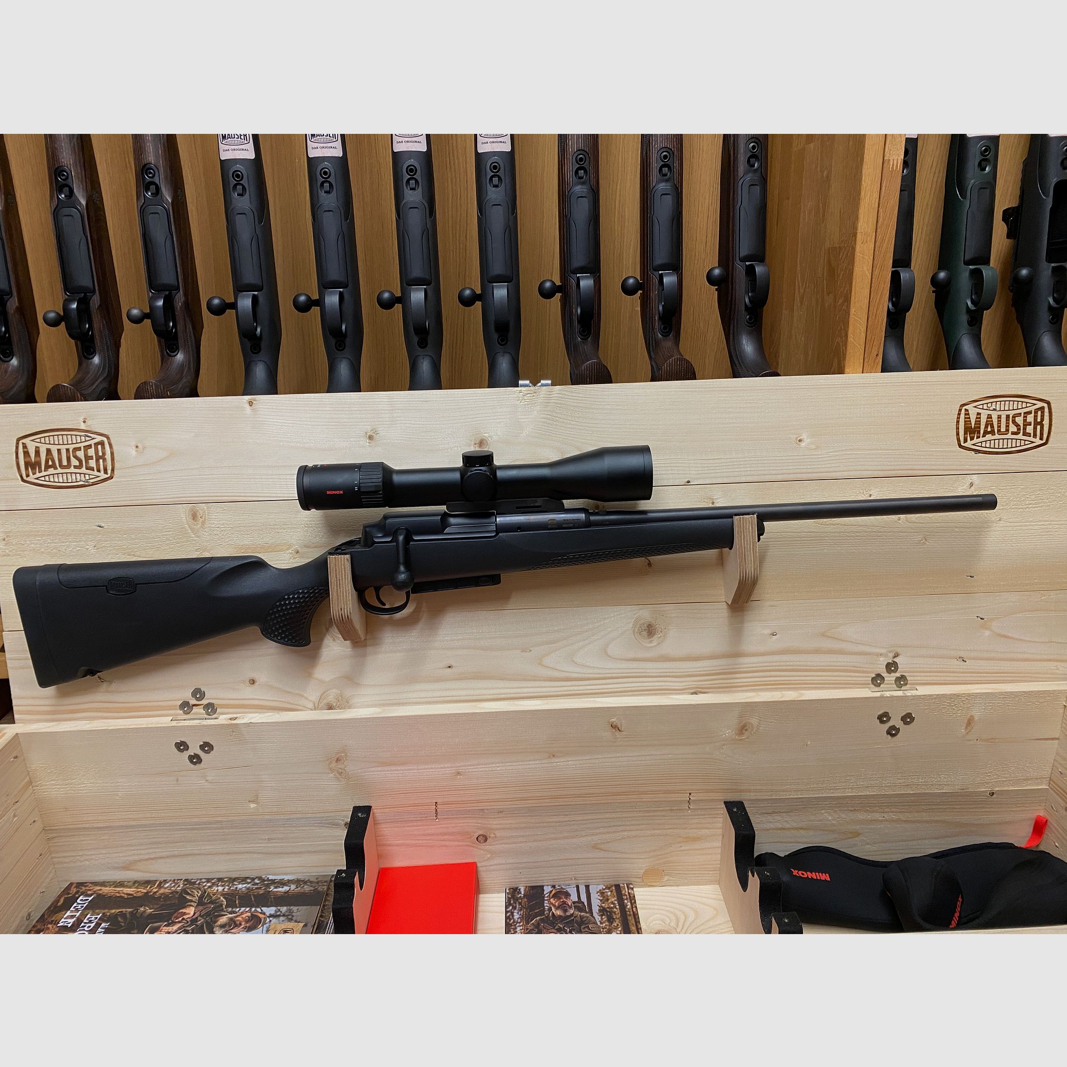 Mauser 25 Extreme, mit Minox RS-4 2,5-10x50, mit Schiene