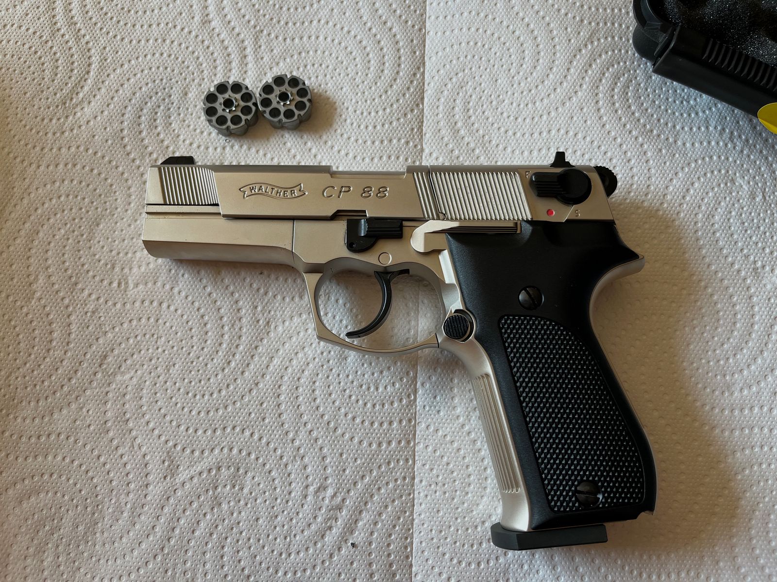 Walther CP88 Nickel-Finish, like new, CO2, air pistol
