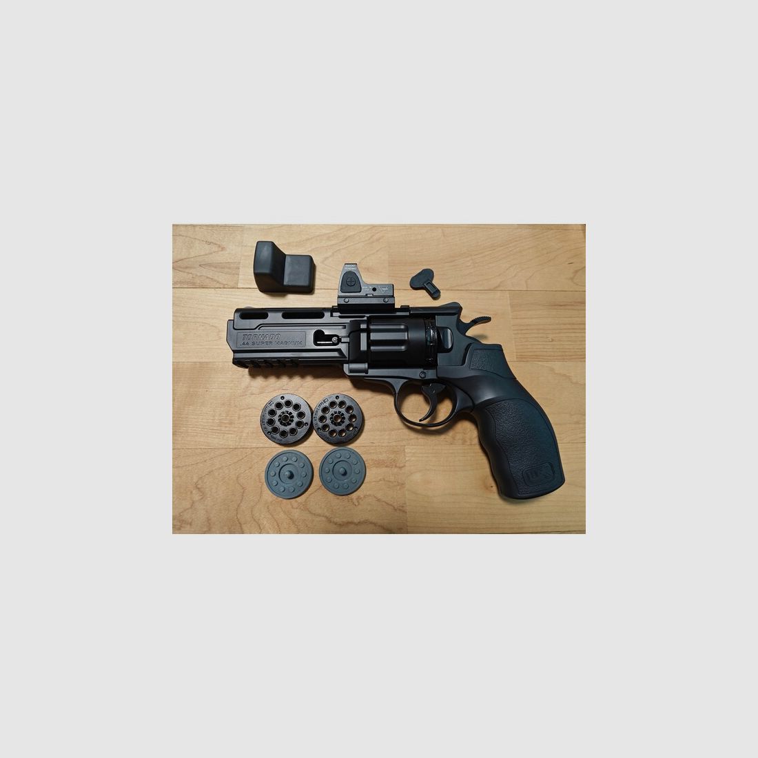 Umarex UX Tornado CO2 Revolver mit viel Zubehör