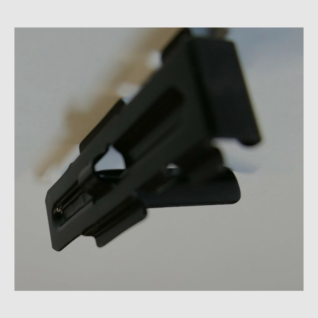 DDR VEB Geräte-& Werkzeugbau Wiesa orginal DDR NVA AK 47 Magazinbodenhalter vollständig [ 54 ] unbenutzt, neu für AK47, 7,62x39