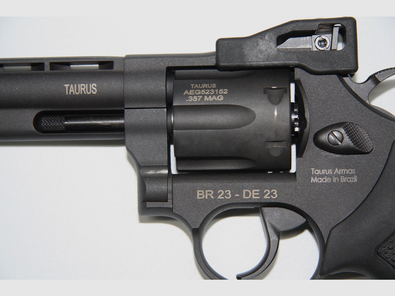 Revólver Taurus 689 en .357 Mag.