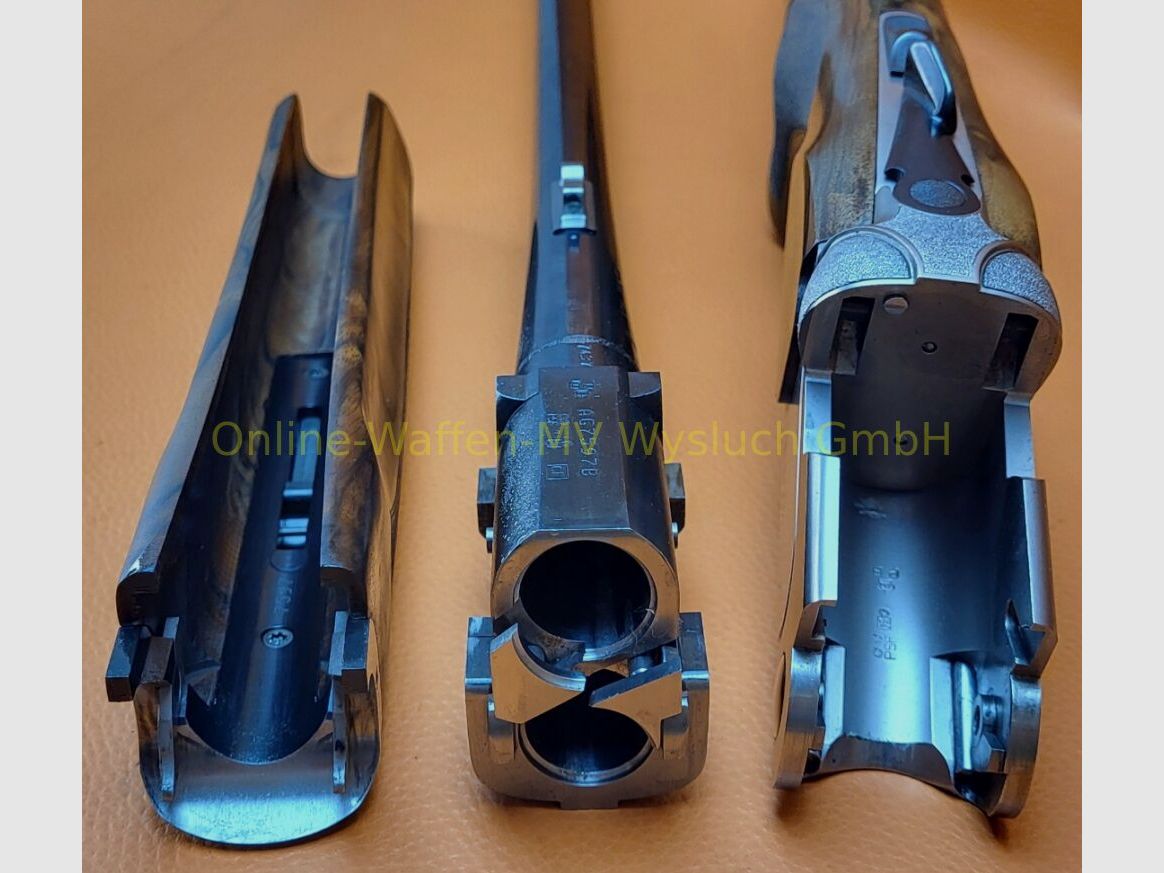 Like new! Beretta DT10 Trident Trap