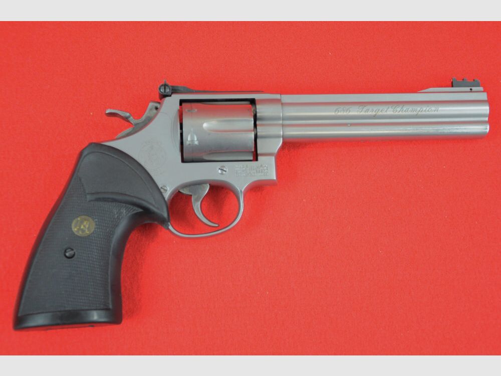 Smith & Wesson 686-4 Target Champion