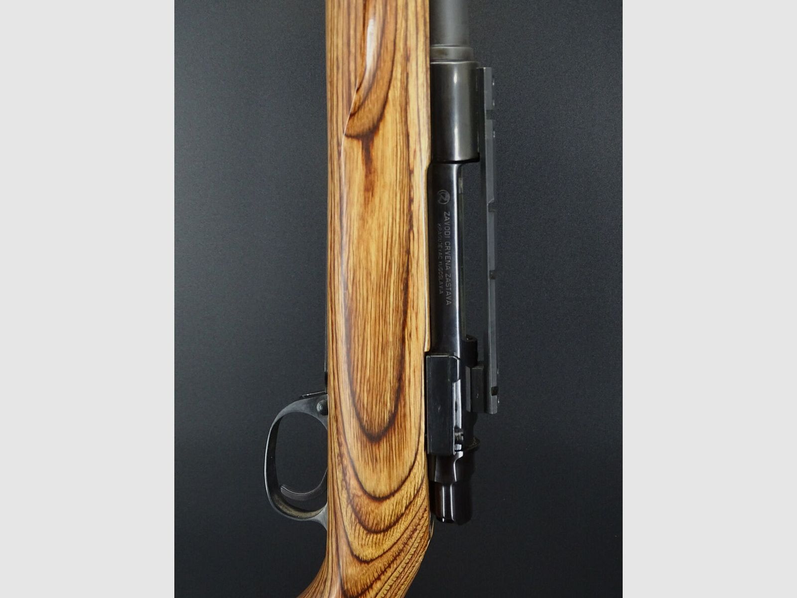 Zastava met matchloop gelamineerde kolf kaliber .300 Win Mag matchgeweer uit 2011