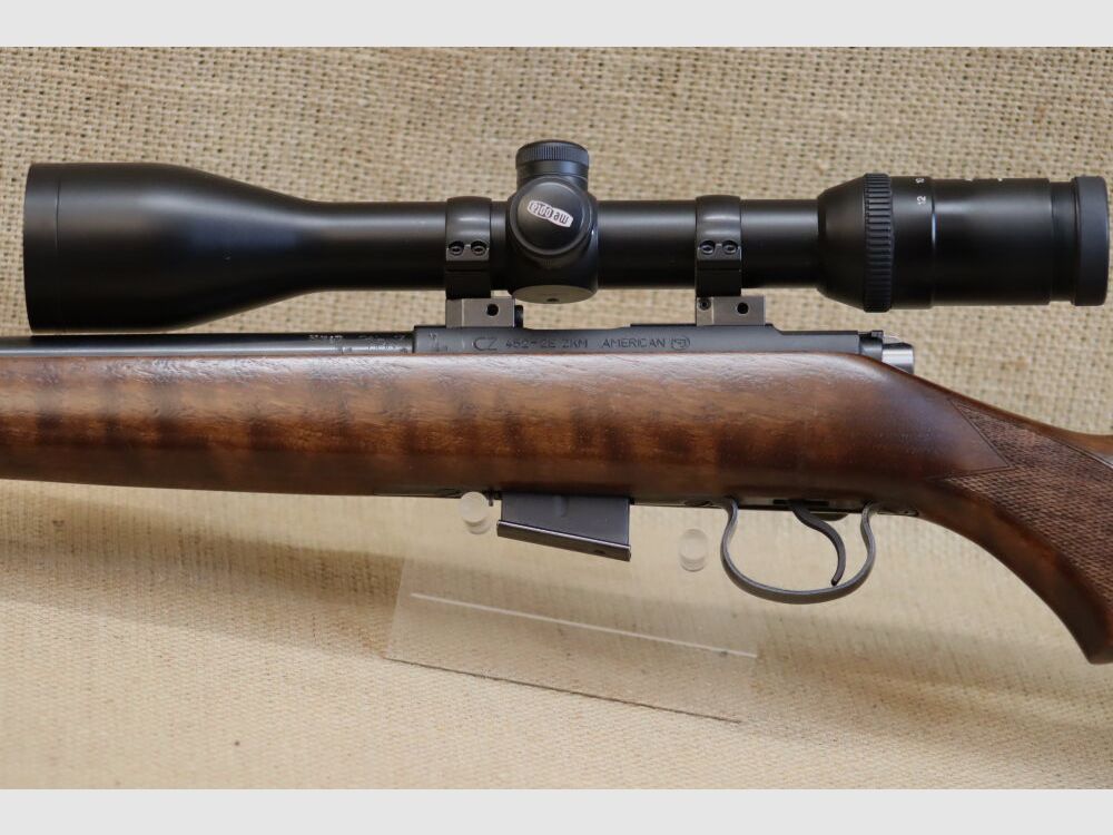CZ Mod. 452-2E American Kal. .17HMR, inkl. Meopta Artemis mit Leuchabsehen.