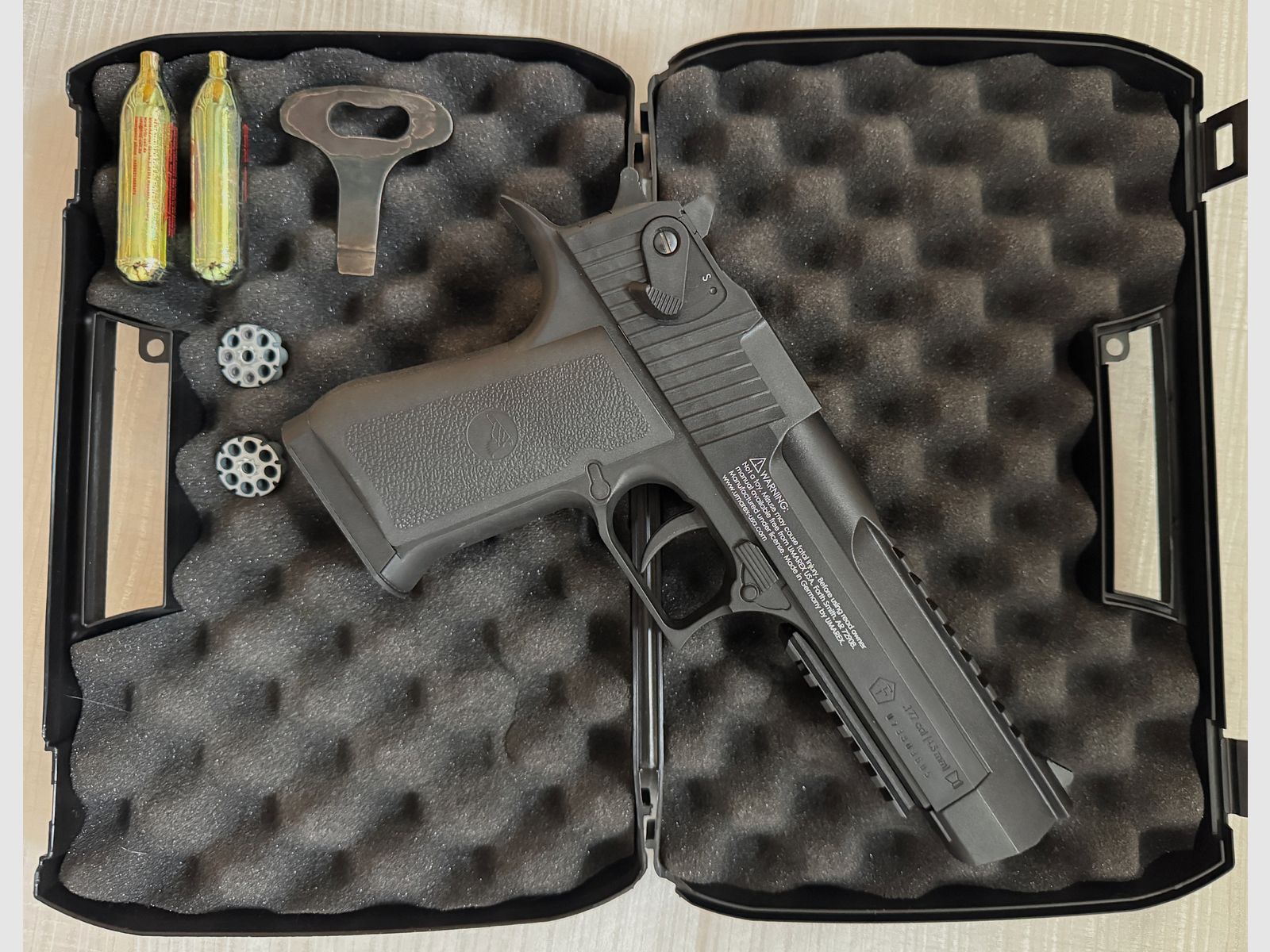 Magnum Research Inc. Desert Eagle (Umarex) 4.5mm Diabolo -- RARITY --
