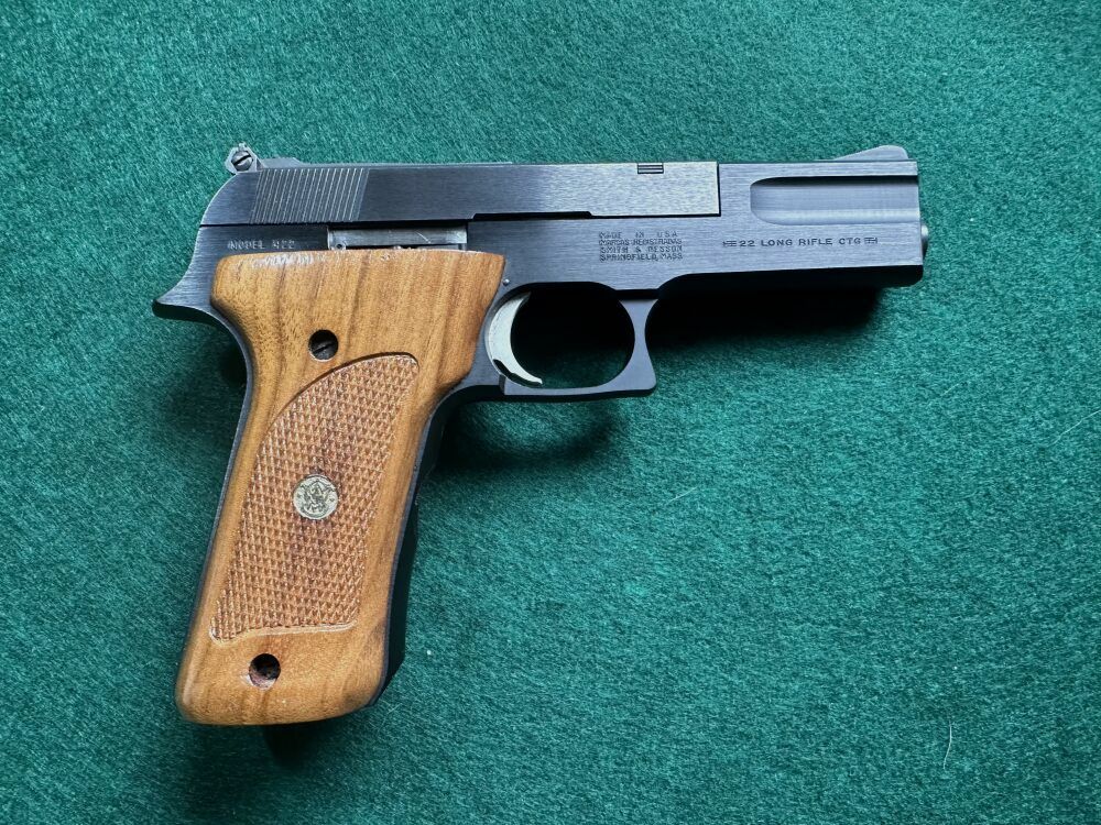 Smith & Wesson 422