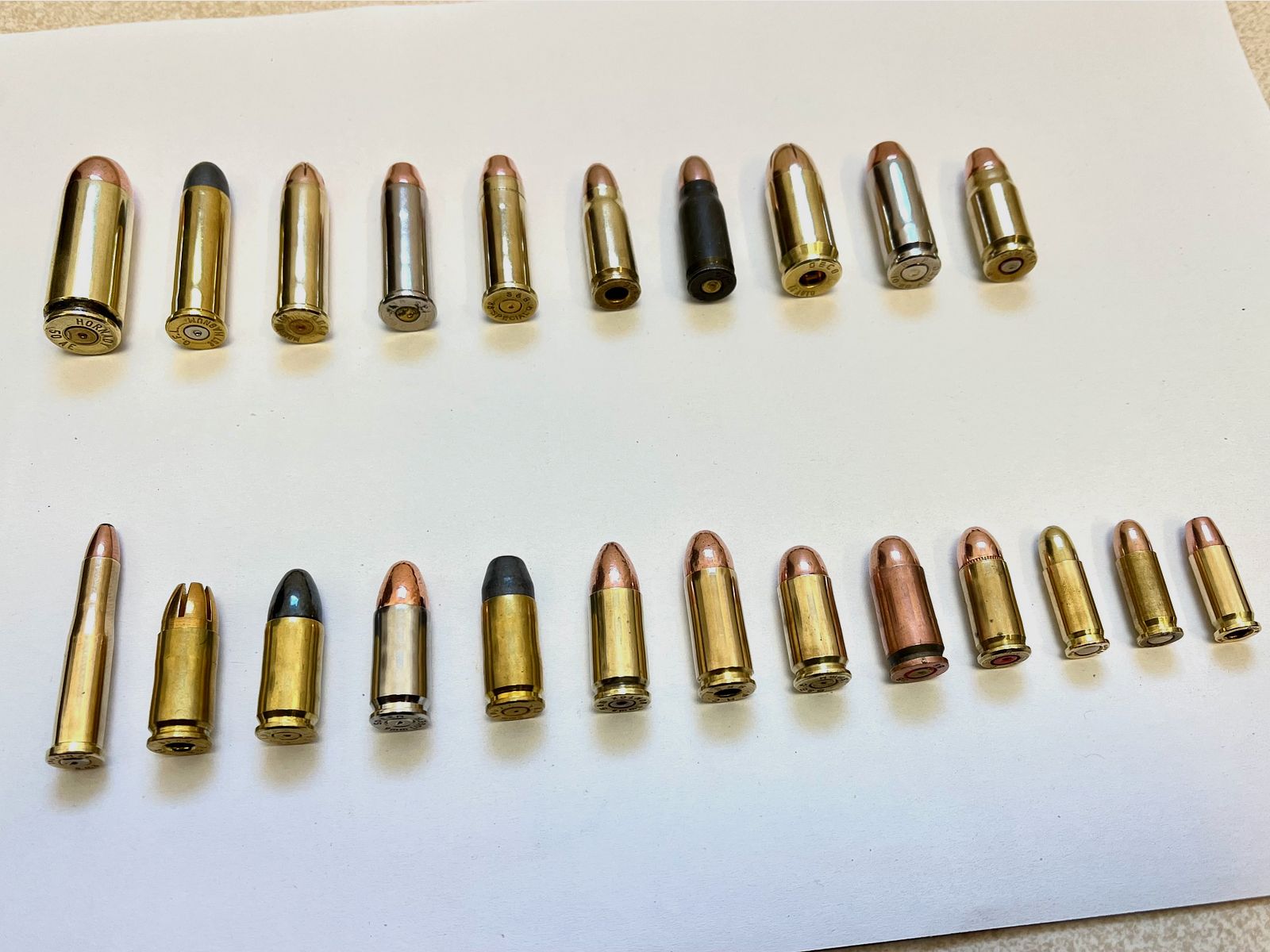 ••• Confezione di cartucce Dekopatronen - Collezione - Arma corta 23 pezzi •••