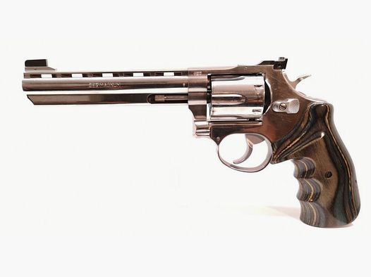 Taurus 689