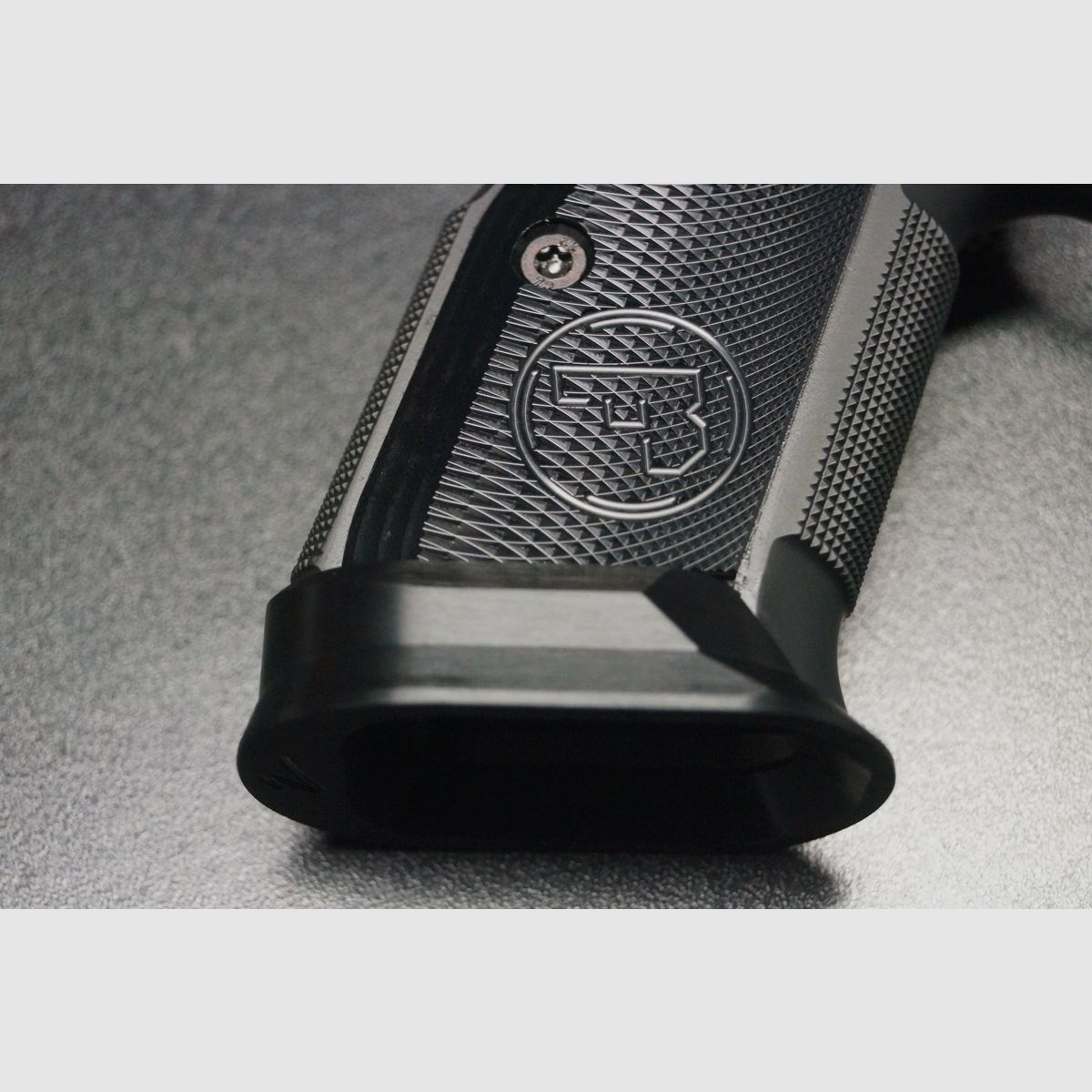 CZ Shadow 2 Black mit Magwell, Bild 5 von 9