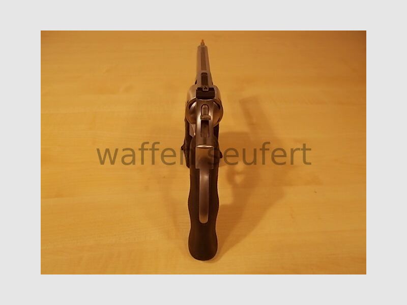 Smith & Wesson 686-5 6-Inch Stainless Revolver