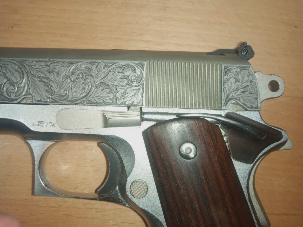 Colt Comander serii 70.