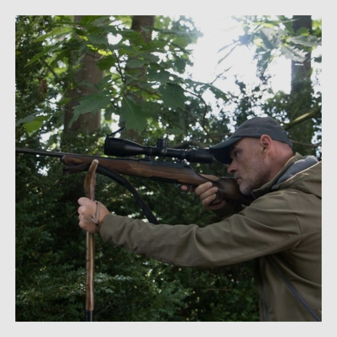 Parforce shooting stick with stag horn support