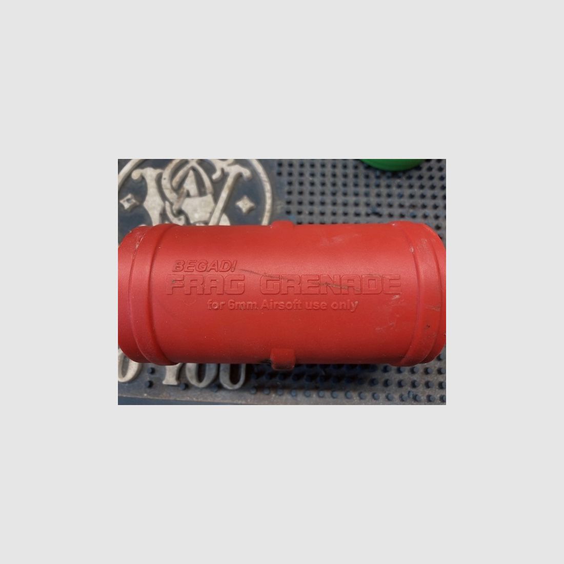 Granaty Airsoft Begadi Frag Grenade 1x Czerwony 1x Zielony