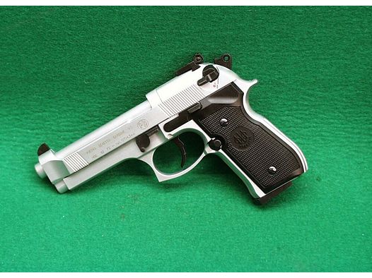 Umarex	 Beretta 92FS, Steel Finish, CO2 Pistole