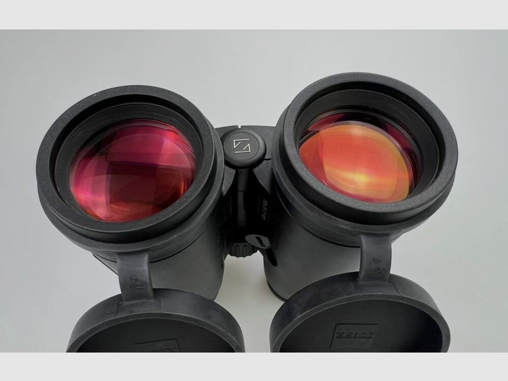 Zeiss Victory 10x45 T* RF