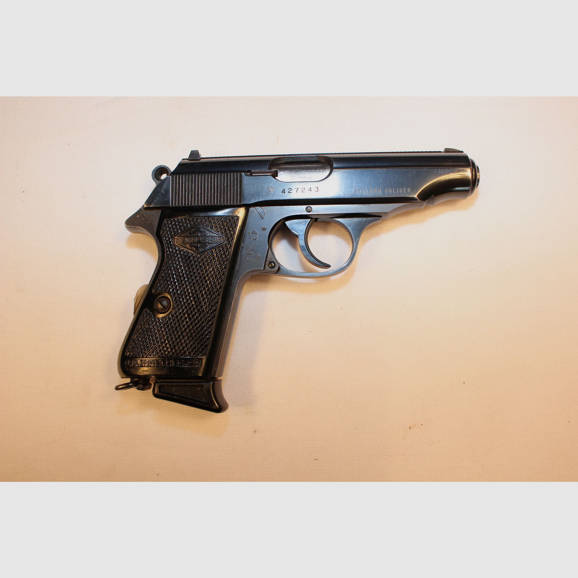 Manurhin Model PP in caliber 7,65 brow. van de Zweedse politie.
