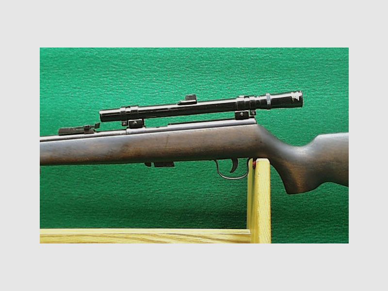 Voere Vöhrenbach Repetiergewehr mit Zielfernrohr