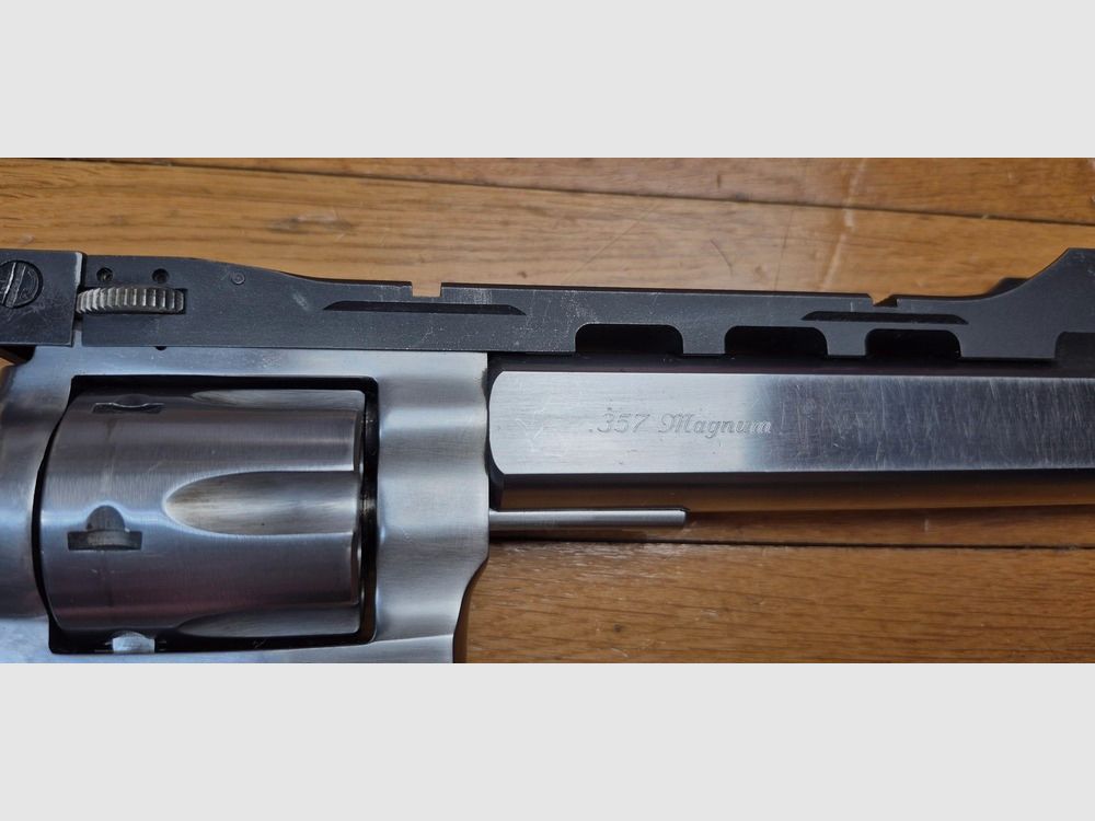 Selten Revolver Ruger GP 100 „Custom“ – Modell mit 6 Zoll Lauf – Seltene Anpassung mit schwerem Lauf ABOM in Deutschland – Vollstahl-Schiene mit verstellbarer Visierung und Wichita Korn aus 100% Stahl – Kal. 357Magnum / 38 special – Waffe aus September 1992 – Seltene Ruger Anpassung – TBE/TBE+, Bild 29 von 30
