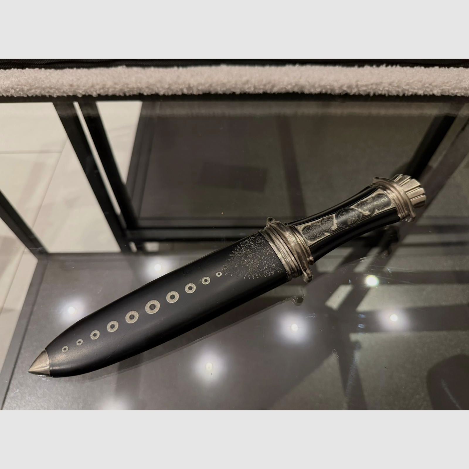 Exklusiver Sammlerdolch mit Damaststahl-Einlage