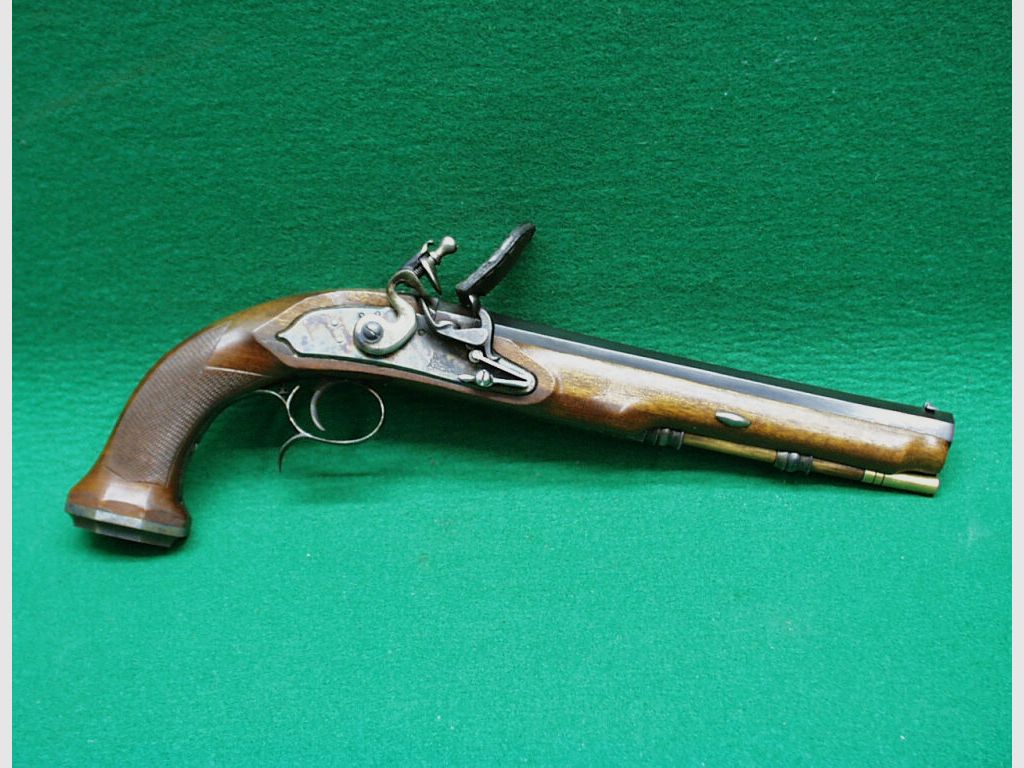 Artax Boutet percussion pistol, caliber .45 smooth, with fish skin