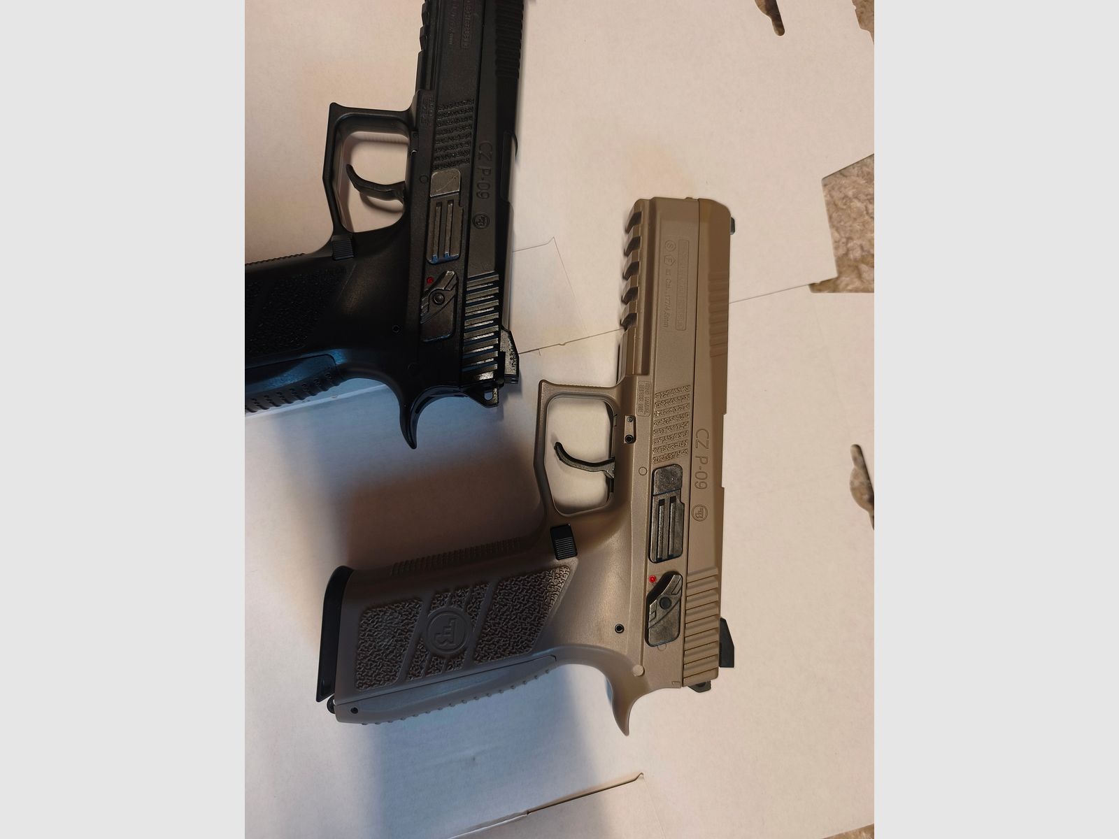 2x CO2 Pistool CZ P-09 4,5mm
