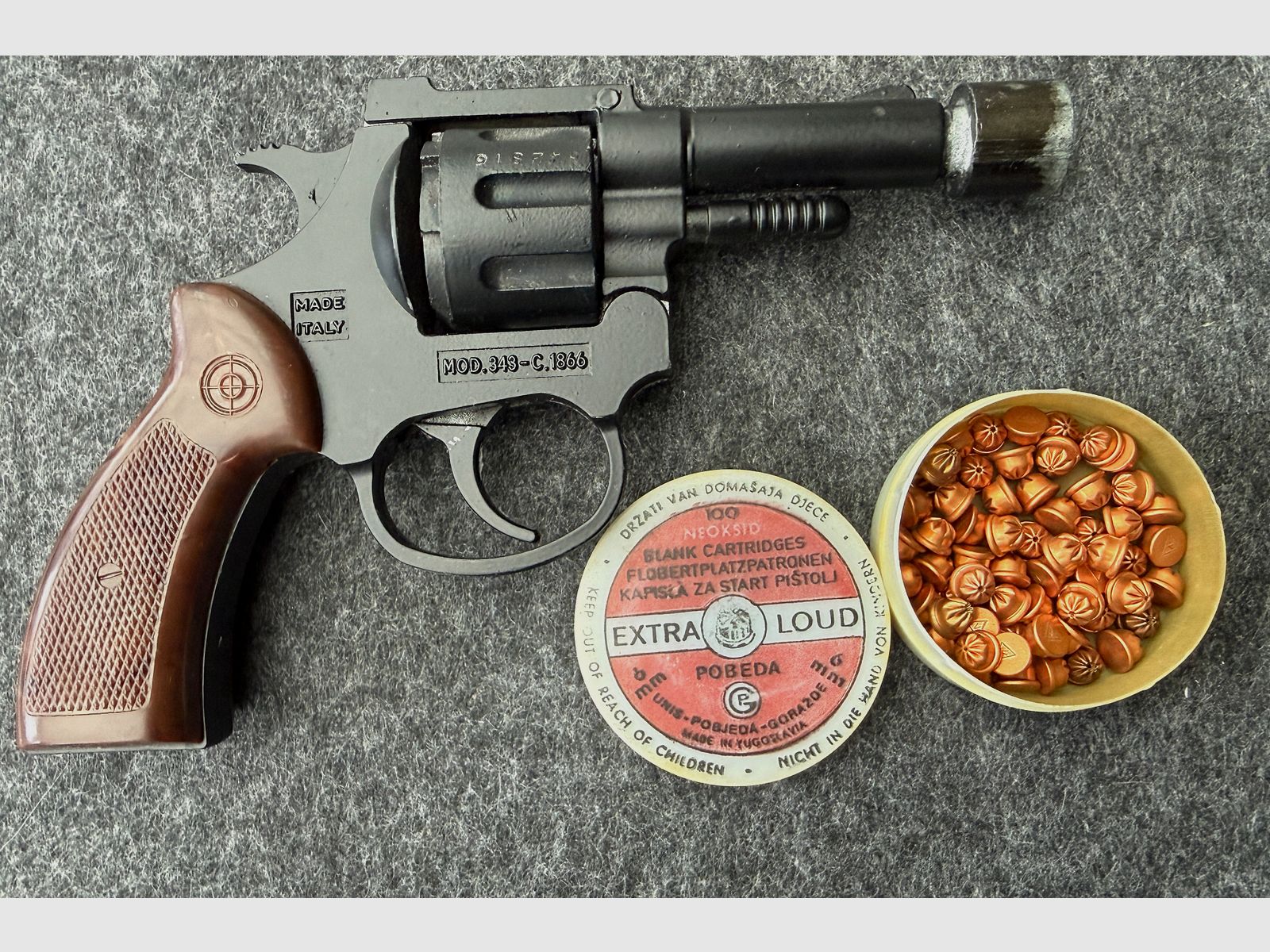 Revolver a salve Umarex 6mm Flobert con coppa di lancio avvitabile