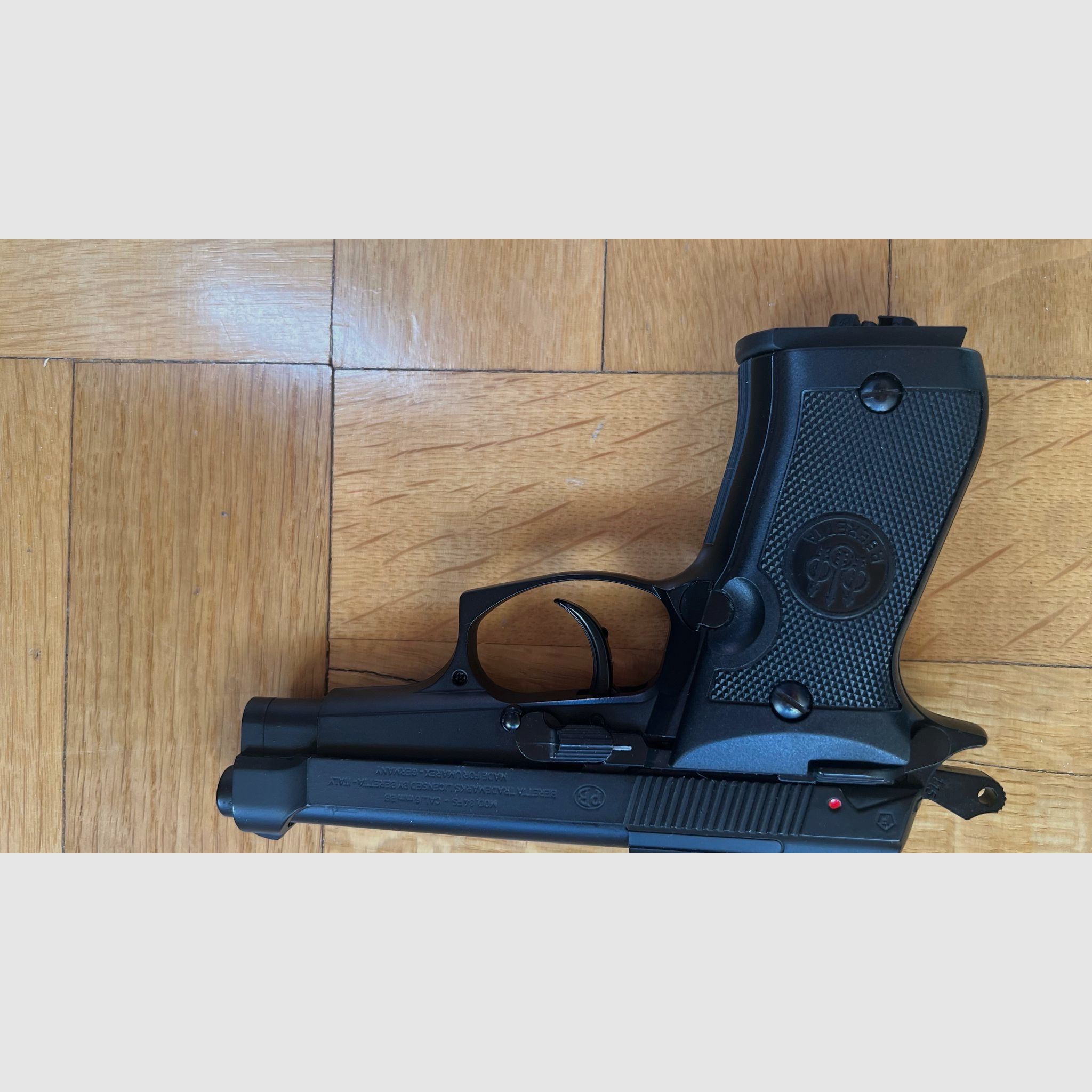 Beretta C02 Airsoft Pistol Mod. 84 FS