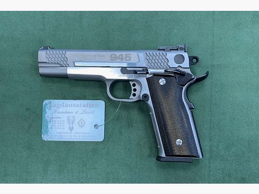 Smith & Wesson 945 .45Auto