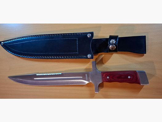 <Selling from collection. Hunting knife-deer catcher? Feel free to make a price suggestion!>