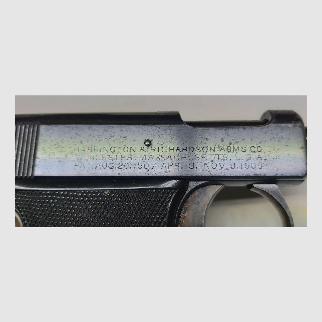 Harrington & Richardson Arms Co Zelfladend