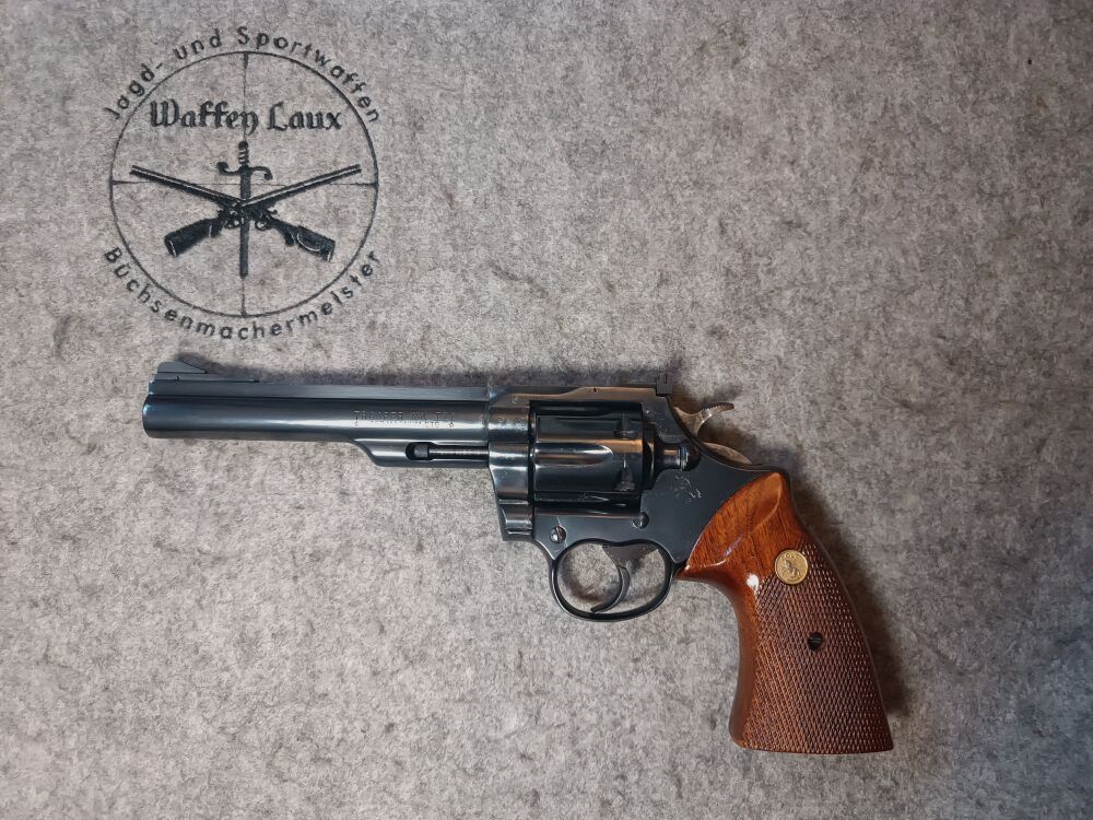 Rewolwer Colt Trooper Mark III pokryty błękitem + drewniane uchwyty