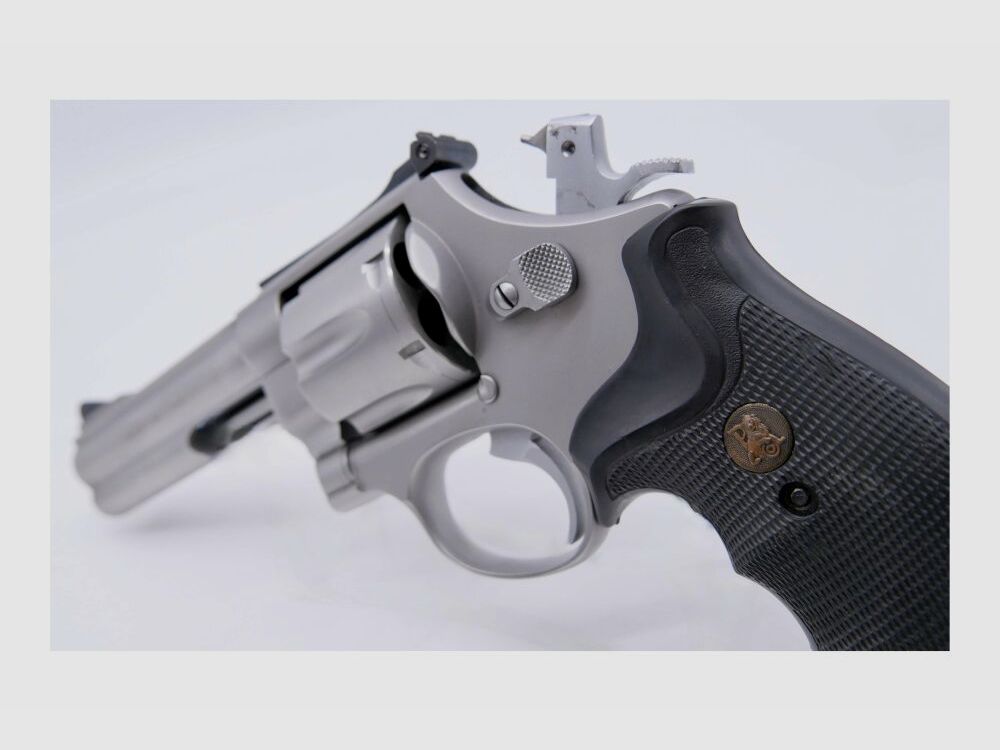 Smith & Wesson .45Auto 5' barrel rubber grip panels 6-shot cylinder .45Auto