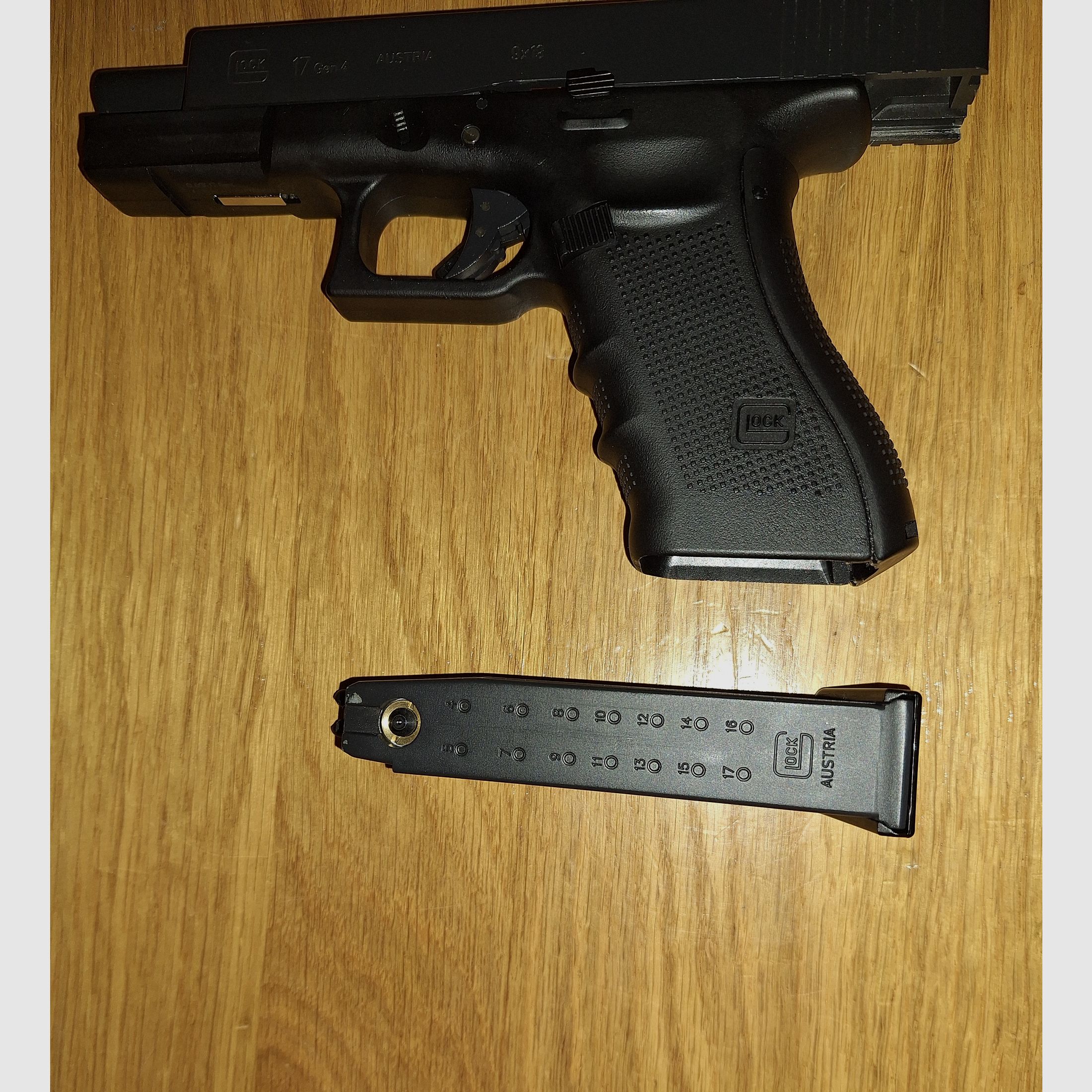 Glock 17 Gen4 Co2 guter Zustand 4,5 mm Stahl-BB mit Blowback