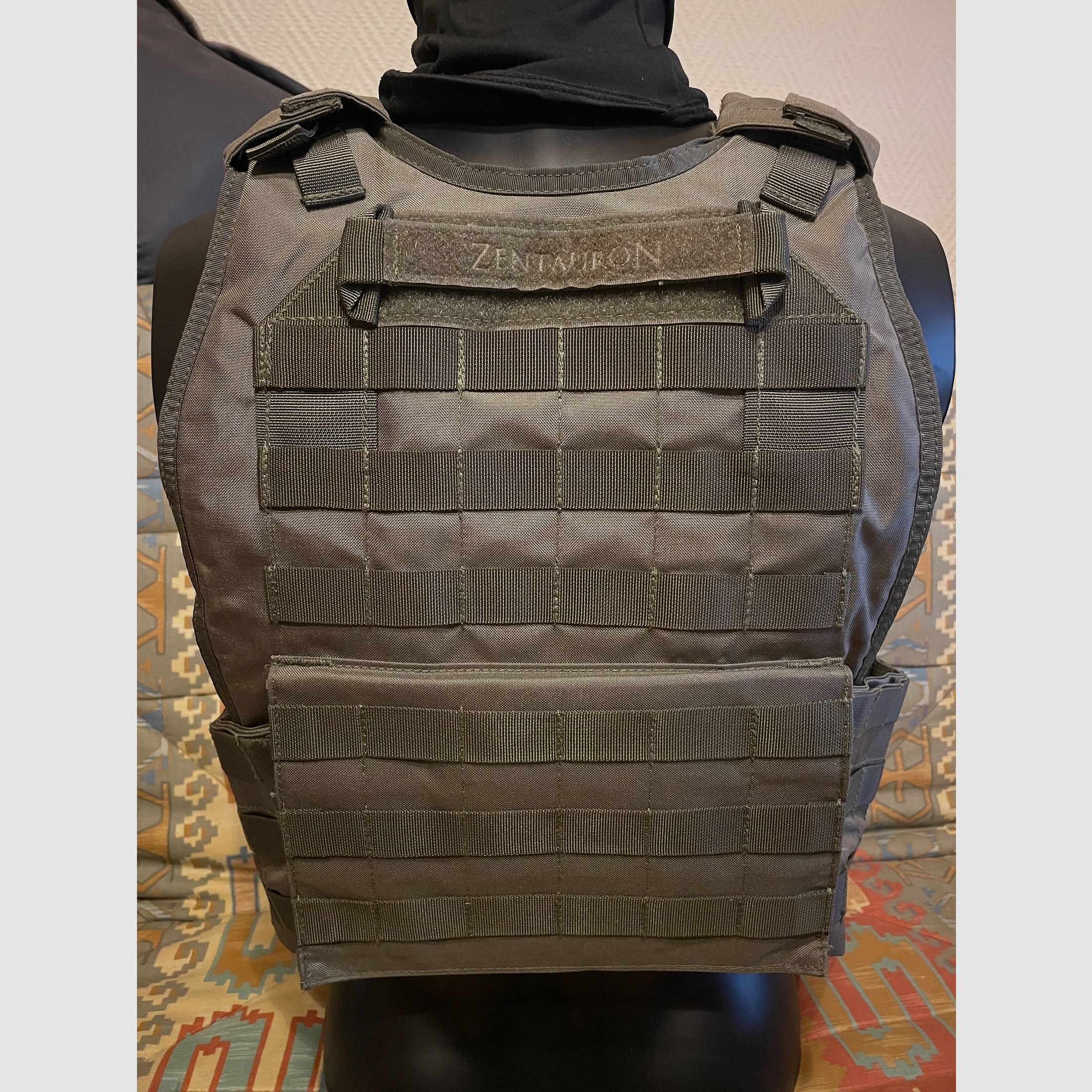 Collezione Airsoft - Tokyo Marui, HiCapa, WE - Beretta e AAP-01 aggiornamenti; portaplacca Zentauron Ares e molta attrezzatura