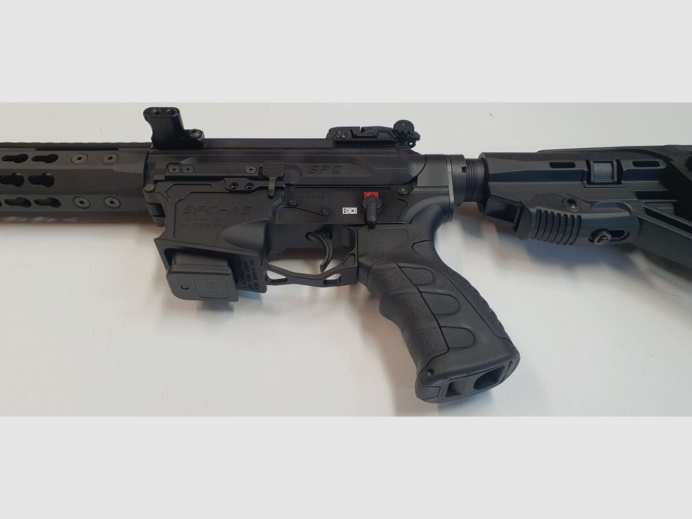 GWMH AG Selbstladebüchse GWMH SPC-HUNTER A5 17" (SWISS PISTOL CARBINE) BLACK Kal.9x19 AR15 Glock Magazin