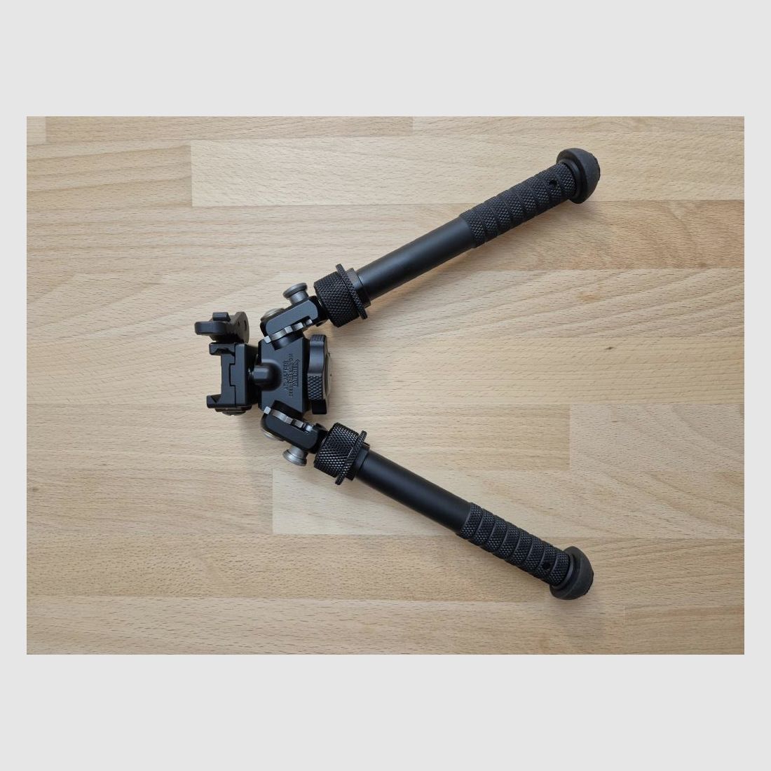 Bipod B&T Industries Atlas BT46-LW17 PSR with quick-release mount for Picatinny rails, NEW