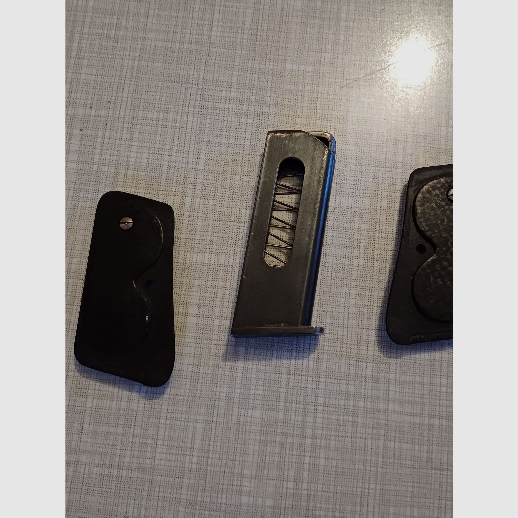 Galesi Brevette pistol 6.35mm magazine and grip panels